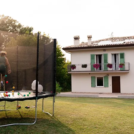 בית נופש Podere Limeria Country Nelle Marche