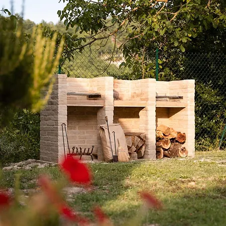 בית נופש Podere Limeria Country Nelle Marche *