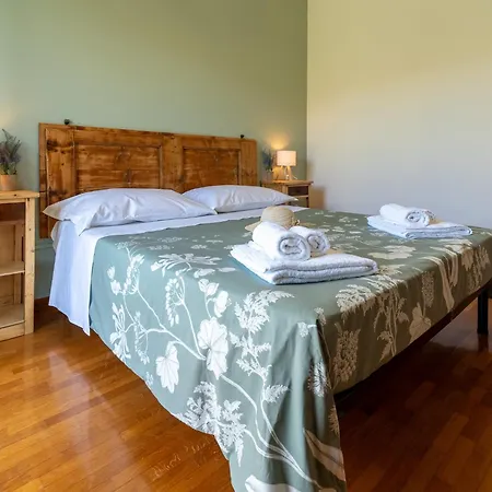 בית נופש Podere Limeria Country Nelle Marche